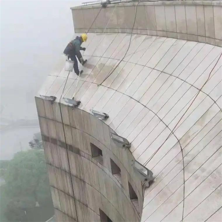 成都玻璃幕墙与外墙清洗服务 让城市天际线焕然一新